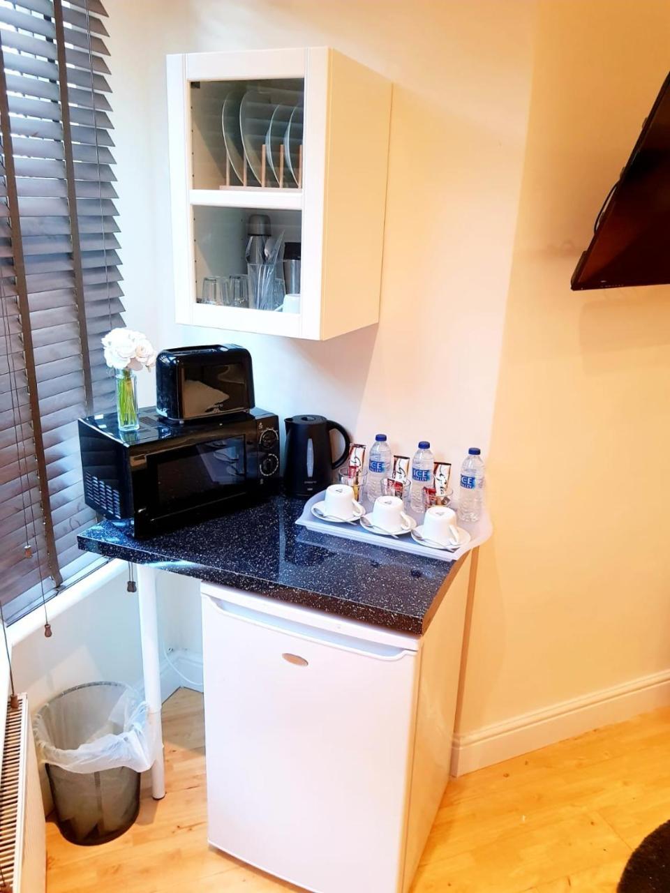 Cogie Abode Bed & Breakfast Enfield Exterior photo